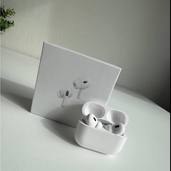 Apple AirPods Pro with Charging Case